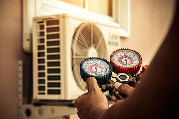 Professional Hvac technician working in Elmsford, NY